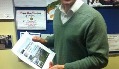 Shetland MSP Tavish Scott with the ADS survey - Photo: James Stewart