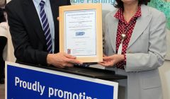 MSC award is presented to John Goodlad by European fisheries commissioner Maria Damanaki - Photo: SPSG
