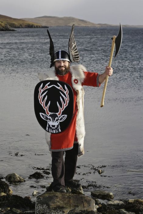 Nesting & Girlsta Guizer Jarl Stewart Thomson as Haakon Haraldsson. Photo Ivan Hawick
