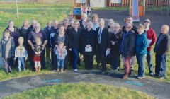Mike Mackenzie MSP gave his backing to the campaign to keep all three of Northmavine's primary schools open during a visit to Urafirth on Saturday.