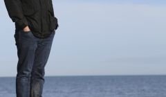 Jeremy Hardy gears up for his journey north with a trip to the seaside.