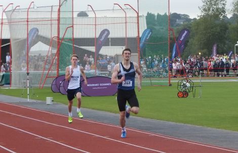 Shetland athlete Alan Williamson qualifying for the 800m semi finals on Sunday evening - Photo: Maurice Staples