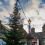 The Market Cross christmas tree waits to be lit up. Photo Chris Brown