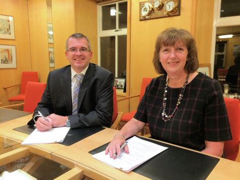 Signing the new VMS contract are LPA chief executive Sandra Laurenson and and James Woodward, area sales manager with Transas - Photo: LPA