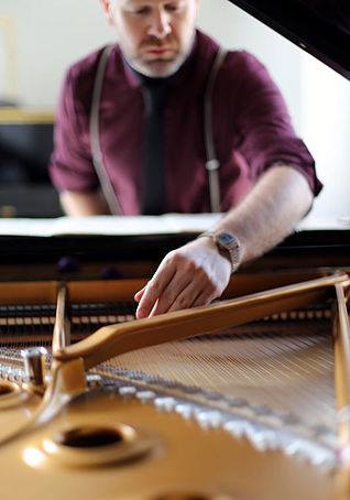 Following a hugely successful solo concert in September, pianist Neil Georgeson returns with soprano Anna Dennis for a second performance.