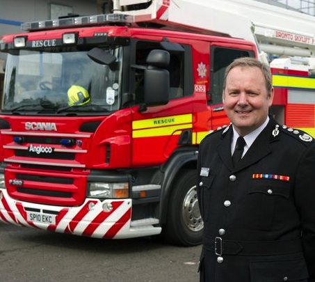 MSP Tavish Scott is to meet chief fire officer Alisdair Hay to air his concerns on Tuesday.