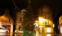 The Christmas tree on Tuesday night before it was removed on Wednesday. Photo: Shetland News
