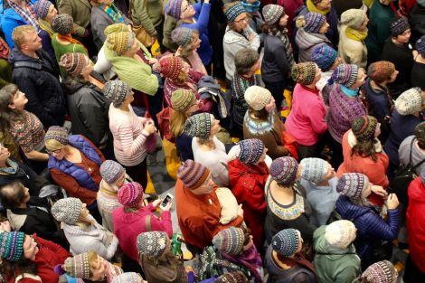 Guests posing for photos in their wooly hats as the week formally opened on Sunday evening. Photos: Shetland News