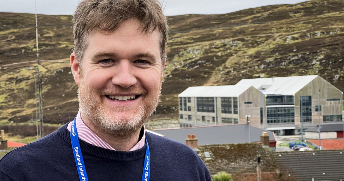 Calder appointed new Anderson head teacher - Vimarsana News