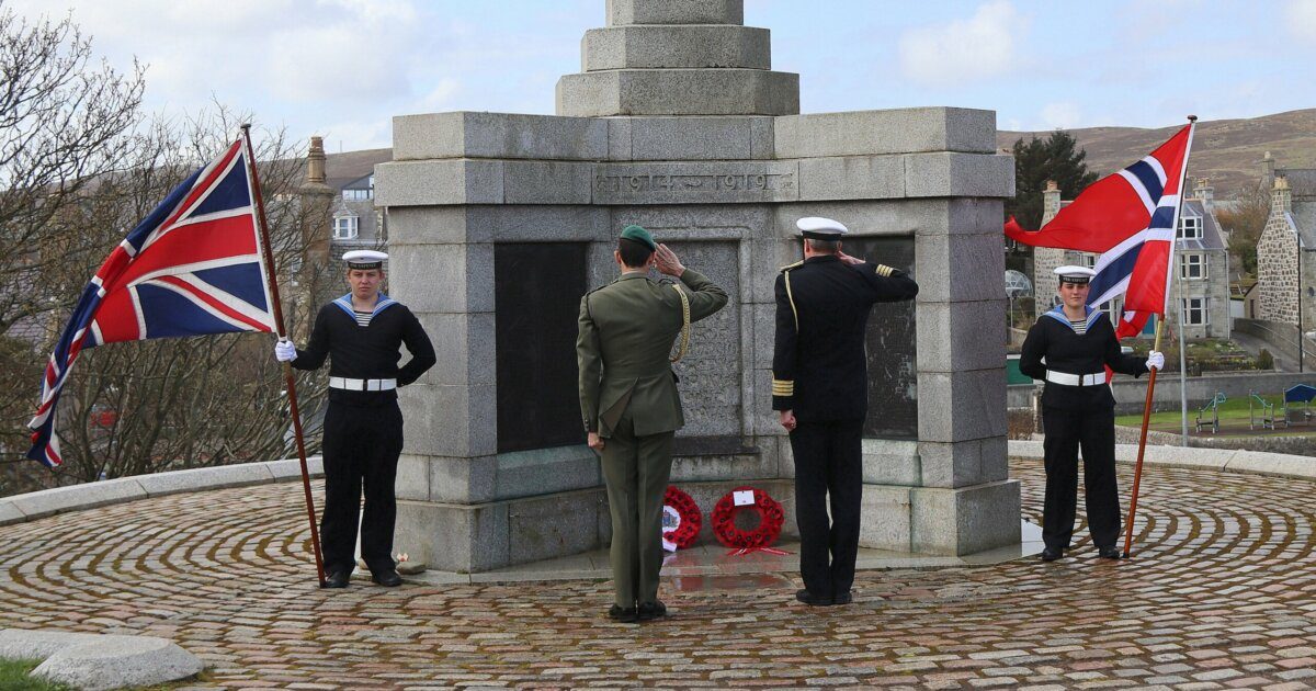 Wreaths laid in Lerwick to honour Shetland Bus operation - Vimarsana News